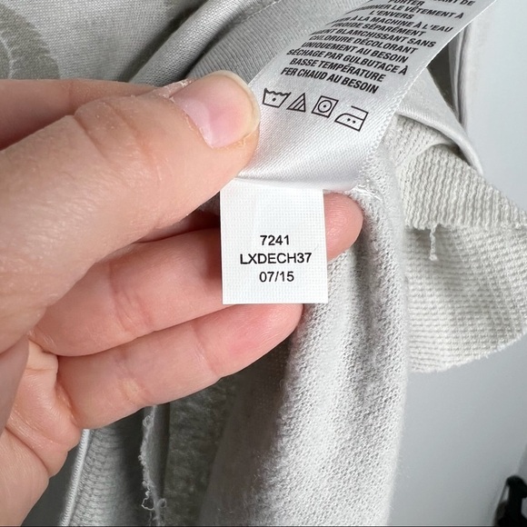 Aeropostale Gray Rose Print Thermal Trim Pullover Sweatshirt - Picture 9 of 12